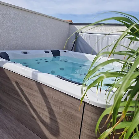 Maison Recente 4* Proche Avec Privatif Holiday home *
